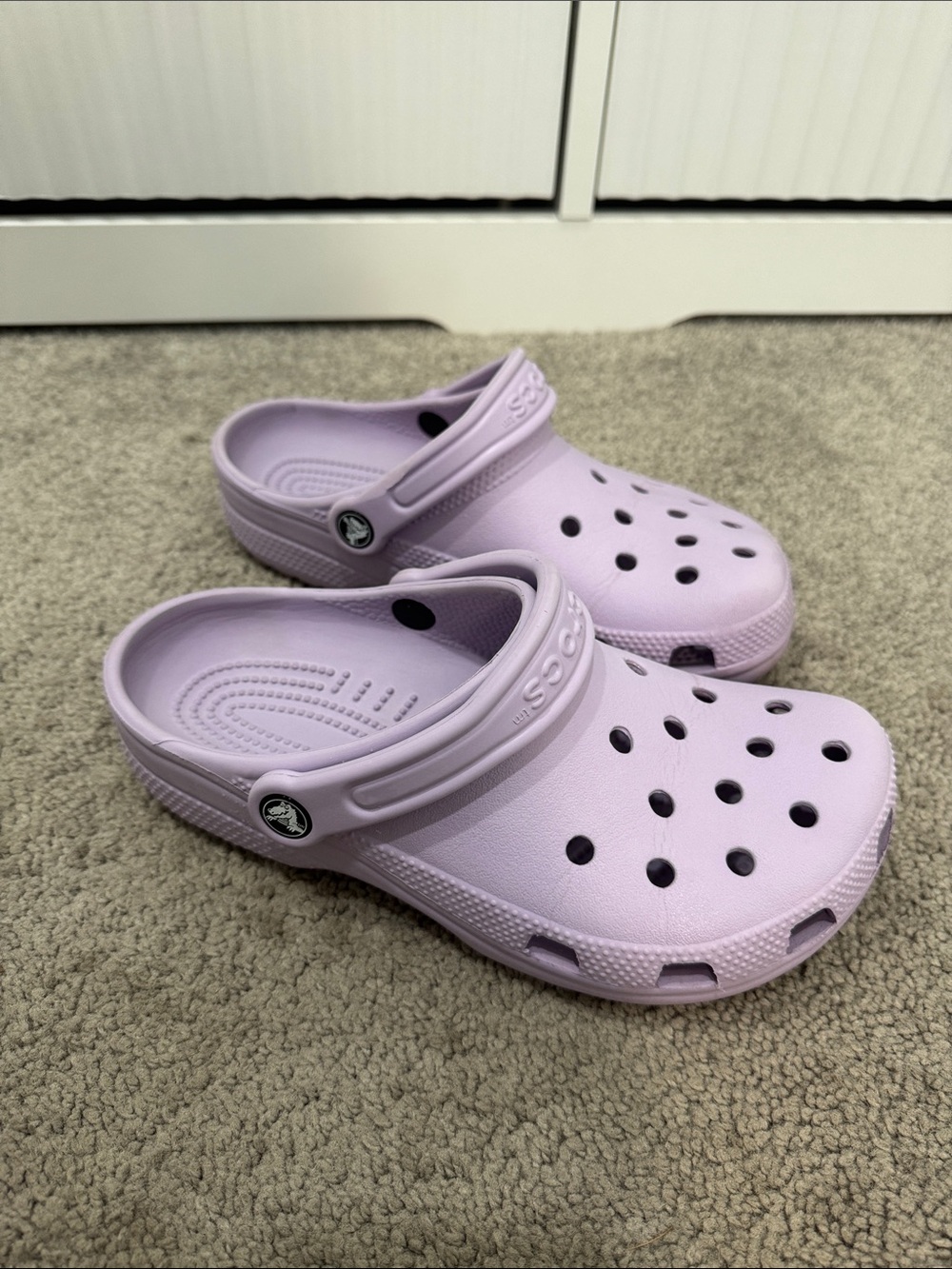 Light Purple Classic Clog Crocs (size: women 7, men 5)